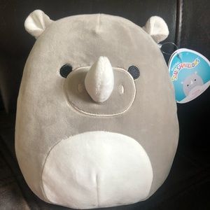 Irving 8” Squishmallow